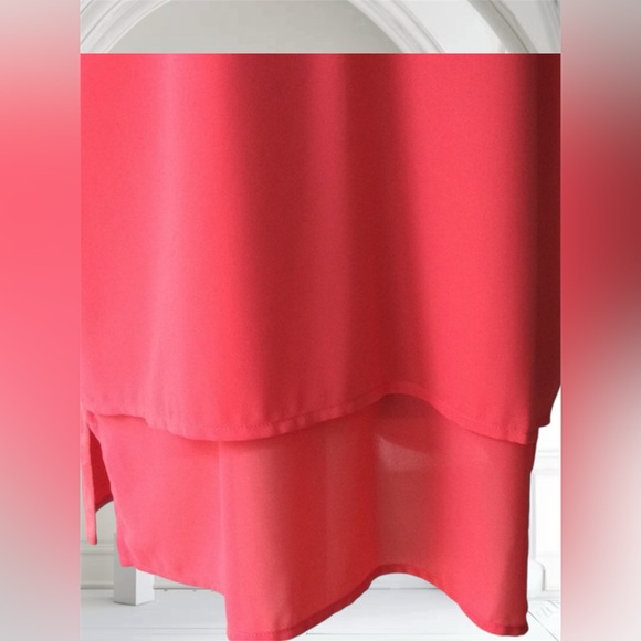 MK Elegant Coral Sleeveless VTop
Generous Size Small
Pit-Pit 19”
Long26”
Arm 9” - Picture 4 of 8